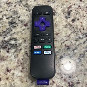 Preowned Roku remote Missing middle button Works still